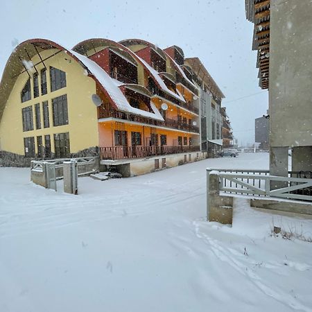 Apartment In Hotel Snow Plaza 巴库里阿尼 外观 照片